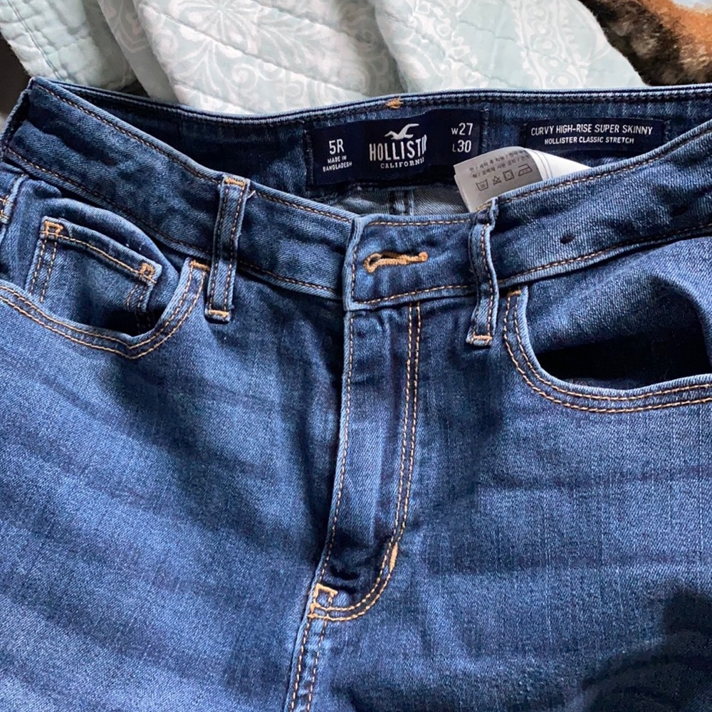 Curvy high-rise super skinny hollister jeans